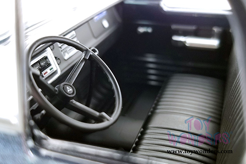 A1801901-ACME-1970-Dodge-D300-Ramp-Truck-Dan-Gurneys-Plymouth-AAR-Trans-AM-Team-118-6